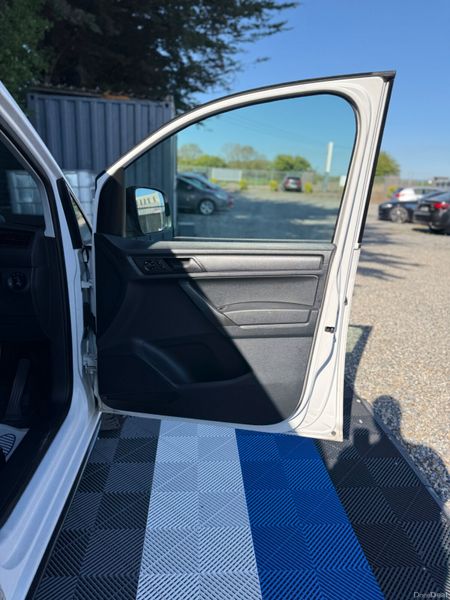 Volkswagen Caddy 2018 386334621