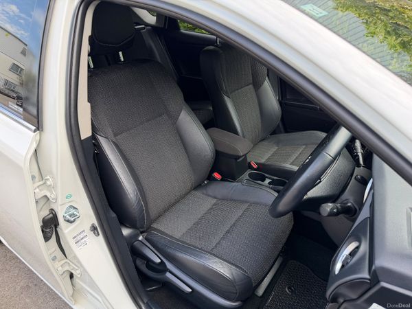 Toyota Auris Hybrid 2017 386448483