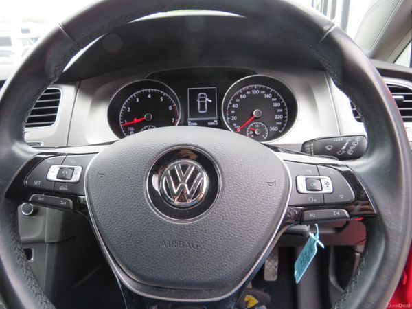 152 VW GOLF 5DR  PETROL AUTO IN CLASSIC RED 386499671
