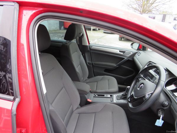 152 VW GOLF 5DR  PETROL AUTO IN CLASSIC RED 386499775