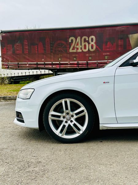 Audi A4 2015 386406097