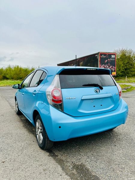 TOYOYA AQUA 2012 1.5L PETROL HYBRID 386412589