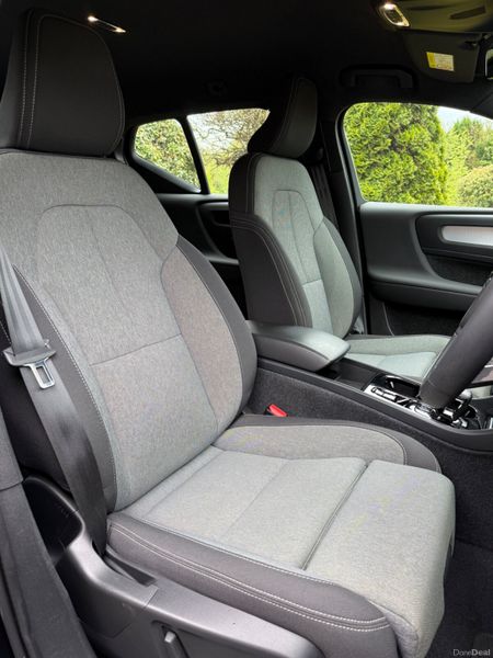 *Low Kms* 232 Volvo XC40 Plus Dark! 386424777