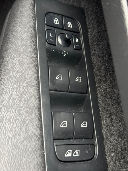 *Low Kms* 232 Volvo XC40 Plus Dark! 386424793