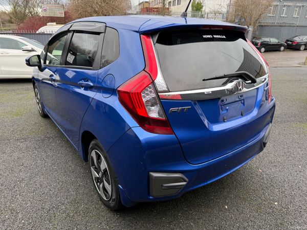 2017 Honda Fit 1.5 Hybrid Automatic 386557181