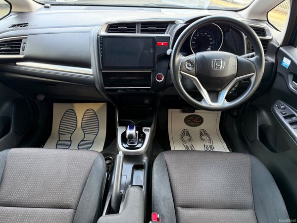 2017 Honda Fit 1.5 Hybrid Automatic 386557681
