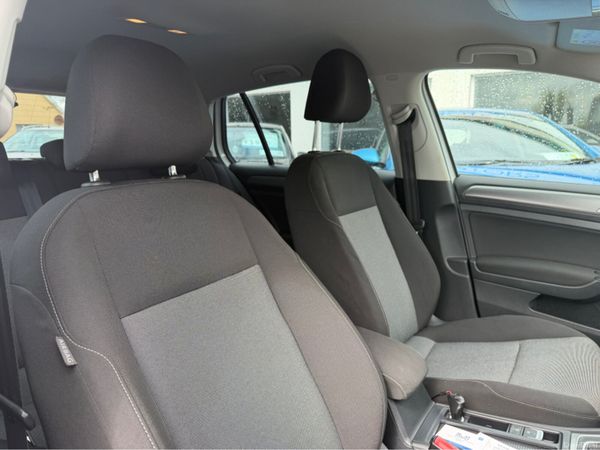 Volkswagen Golf DBA-AUCJZ Automatic & Low Mileage 386579157