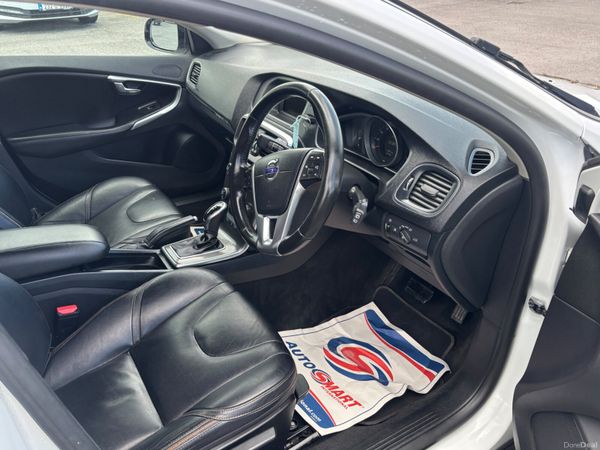 Volvo V40 2016 DIESEL AUTOMATIC 386534975