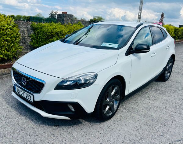 Volvo V40 2016 DIESEL AUTOMATIC 386534983