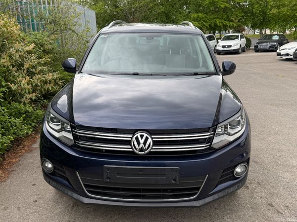 VW Tiguan Pan Roof Low KM FSh 386784561