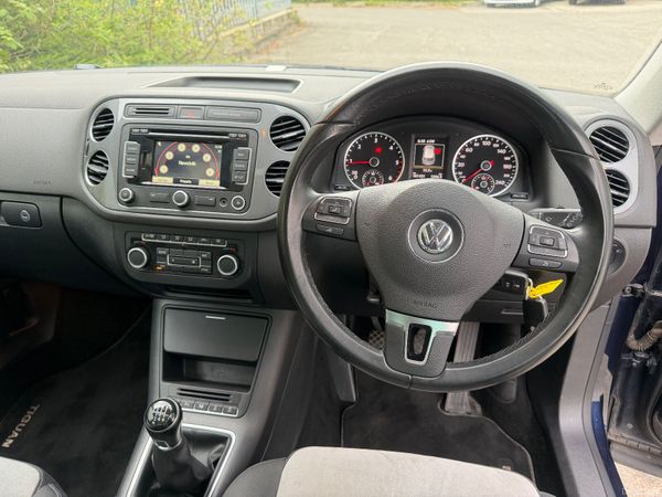 VW Tiguan Pan Roof Low KM FSh 386784537
