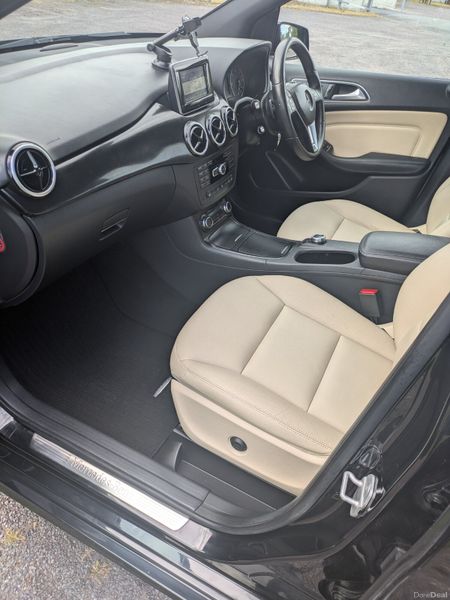 Mercedes-Benz B-Class reverse camera& heated seats 386789769