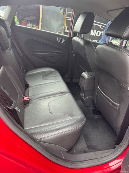 Ford Fiesta Automatic 386798795