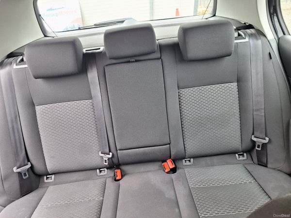 VW Golf 1.2L Petrol Automatic 386799363