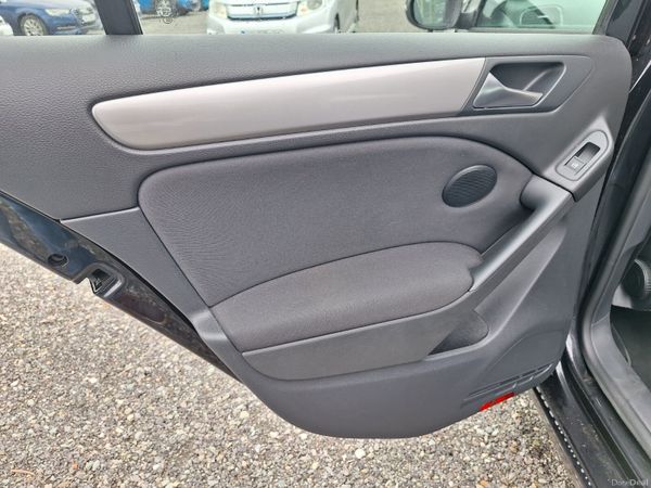 VW Golf 1.2L Petrol Automatic 386799365