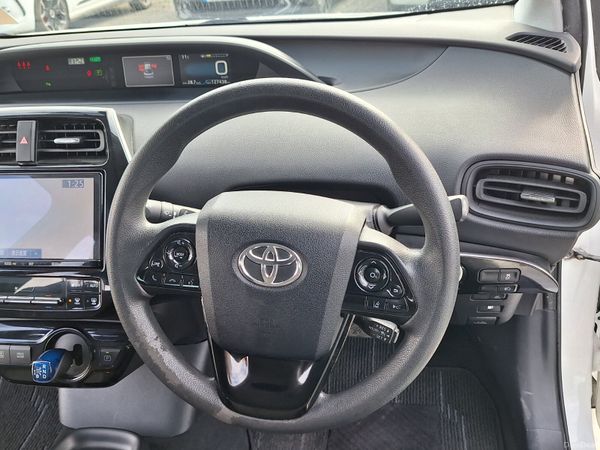 Toyota Prius 1.8L Hybrid Automatic 386799471