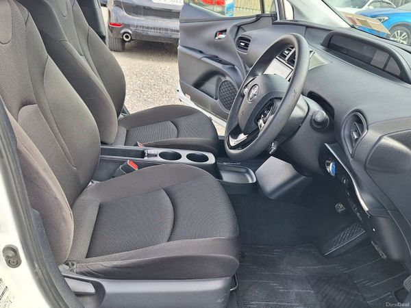 Toyota Prius 1.8L Hybrid Automatic 386799479