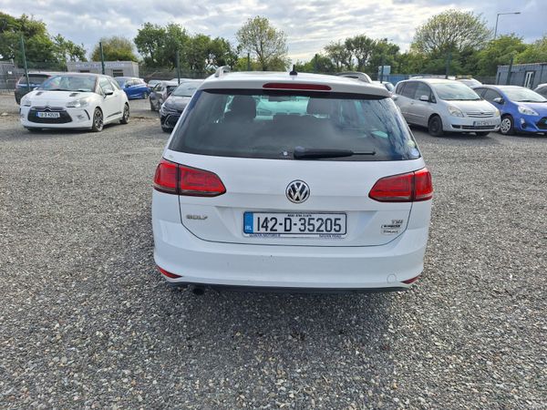 Volkswagen Golf 2014 386799613