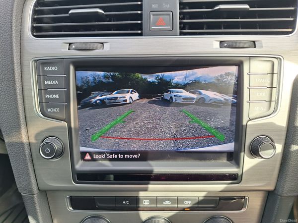 Volkswagen Golf 2014 386799625