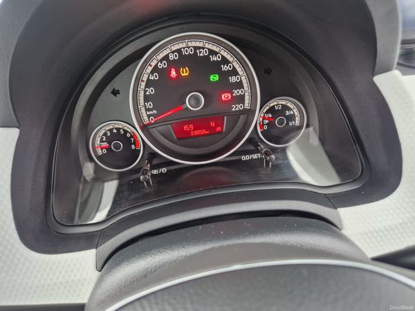 Volkswagen up! 2018 386706985