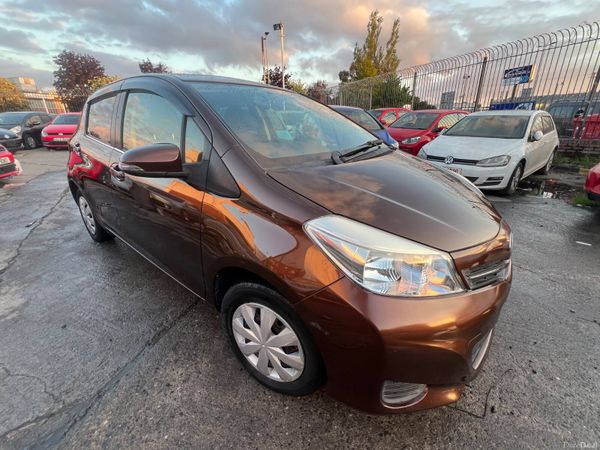 2014 Toyota Vitz, 2 of 16