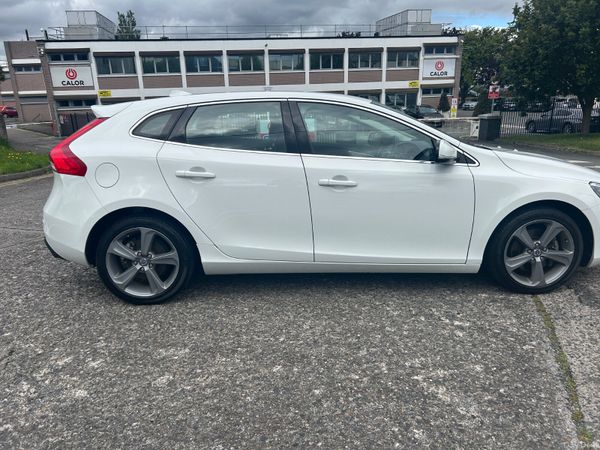 VOLVO V40 2015 AUTO HIGH SPEC T4 386728925