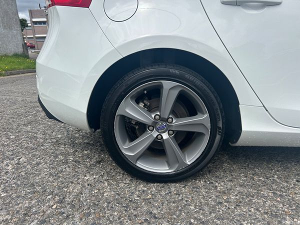 VOLVO V40 2015 AUTO HIGH SPEC T4 386728927