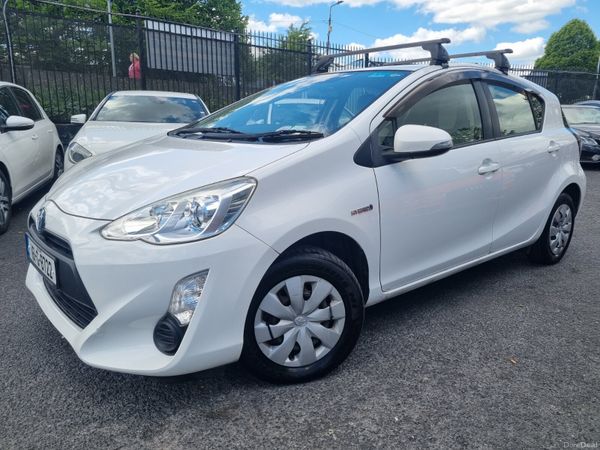 Toyota Aqua  Hybrid  2016 386847327