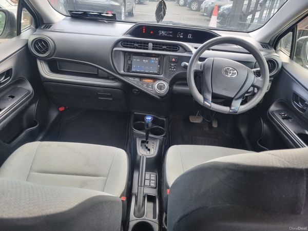 Toyota Aqua  Hybrid  2016 386847333