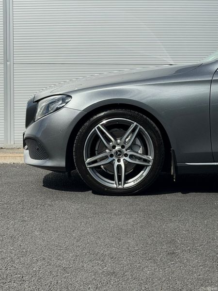Mercedes-Benz E220d AMG line 386852939