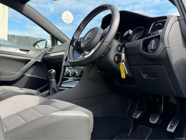 Volkswagen Golf R LINE High Spec & Low mileage 386881821