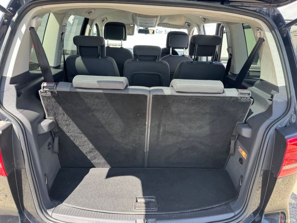 Volkswagen Touran 2015 386894129