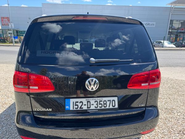 Volkswagen Touran 2015 386894137