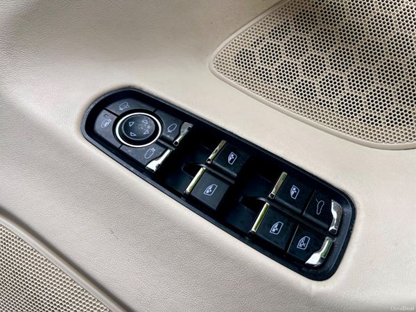 152 Porsche Panamera S -Hybrid – High Spec 386805407
