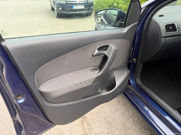 Volkswagen Polo Automatic 2013 Low KM 386941901