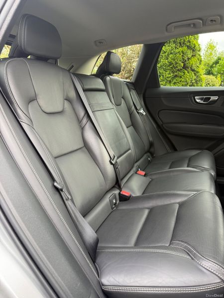 Stunning 191 Volvo XC60 AWD Inscription! 386984195