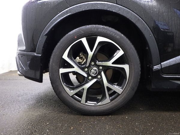 Toyota C-HR Hybrid 386992771
