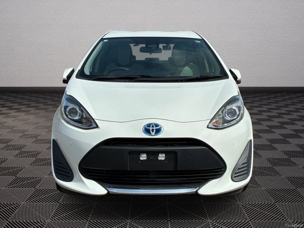 Toyota Aqua Hybrid *Automatic* 386928665
