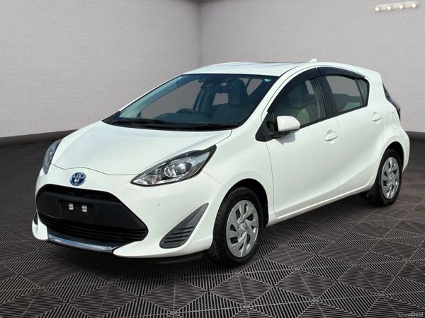Toyota Aqua Hybrid *Automatic* 386928709