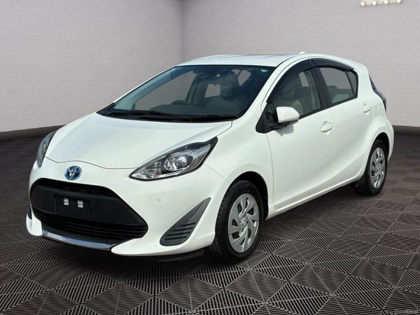 Toyota Aqua Hybrid *Automatic* 386928717