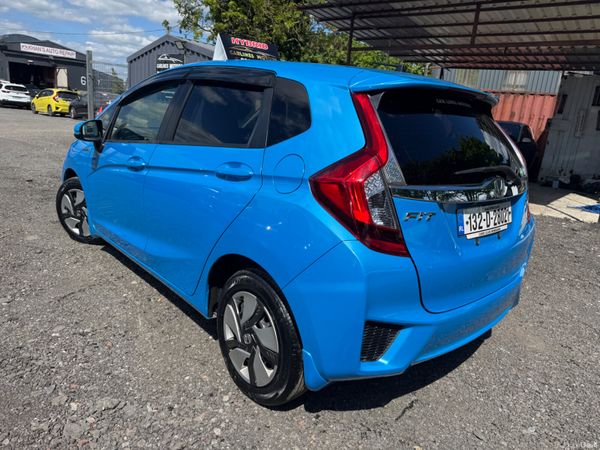 Honda Fit Hybrid Automatic 386932527