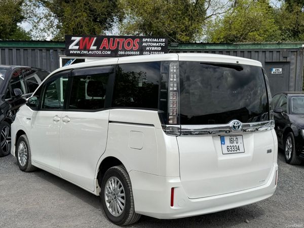 161 Toyota Voxy Hybrid 7 Seater 386932653