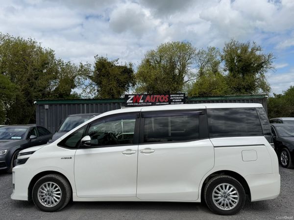 161 Toyota Voxy Hybrid 7 Seater 386932635