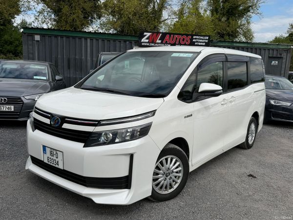 161 Toyota Voxy Hybrid 7 Seater 386932639