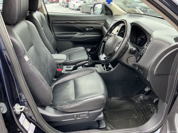 2016 MITSUBISHI OUTLANDER 4X4 7 SEATER SPOTLESS 387084703