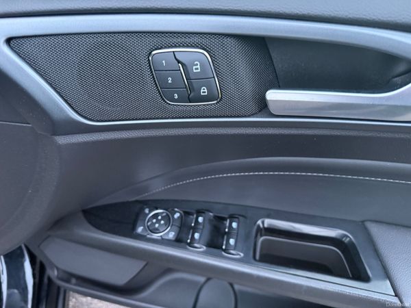 Ford Mondeo TITANIUM 387085603