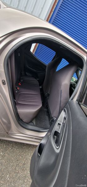 Toyota yaris 387085767