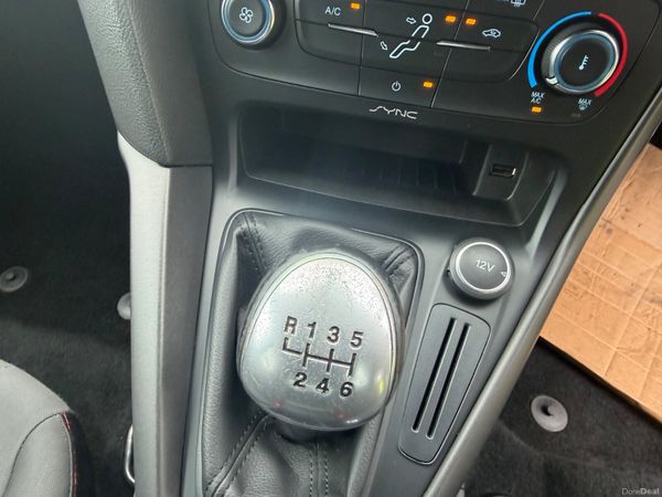 Ford Focus ST Line TDCI 387085975