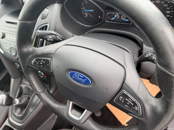 Ford Focus ST Line TDCI 387085977
