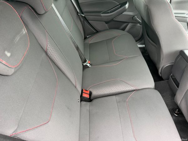 Ford Focus ST Line TDCI 387085989